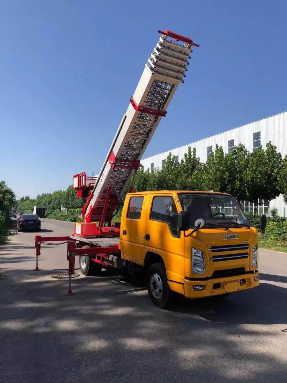 汝阳附近的云梯车出租服务：轻松解决高空作业需求